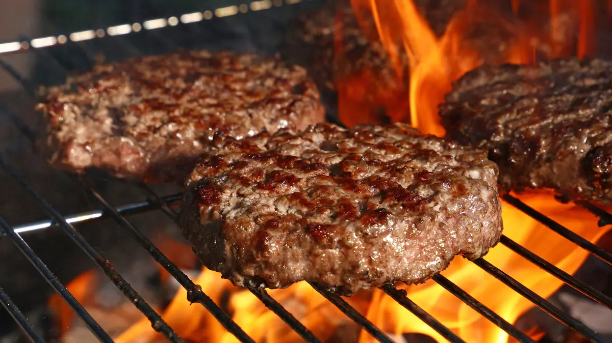 The Safest Internal Temperature for Burgers