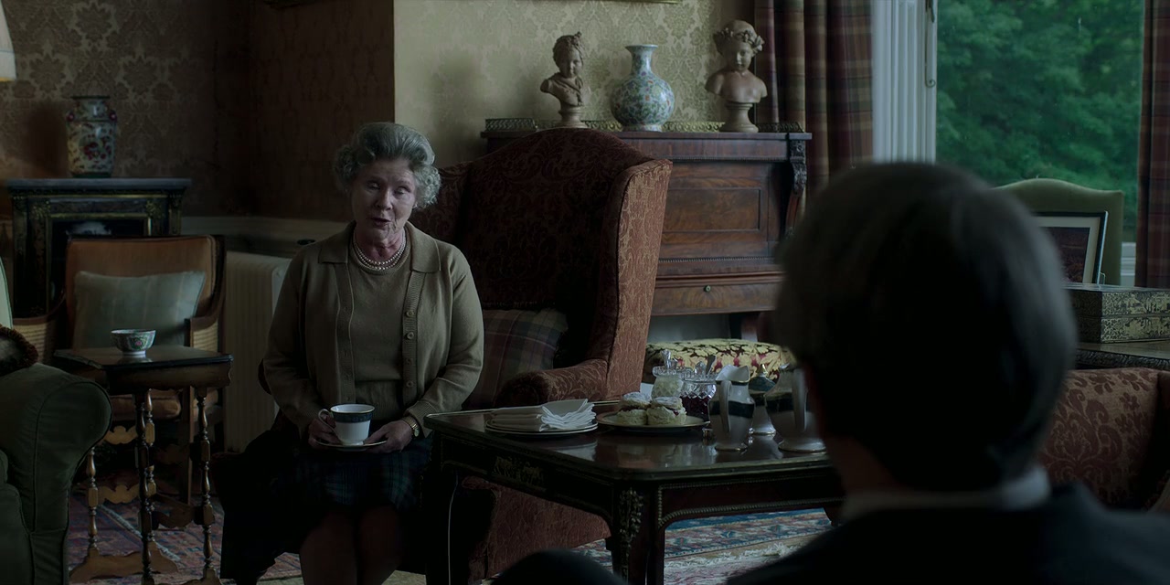 The Crown Screenshot