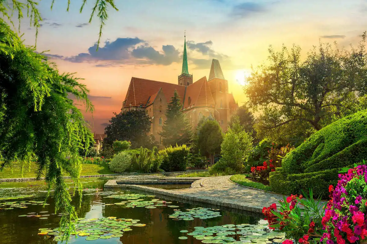 Eastern Europe's Venice Breaks Tourism Records