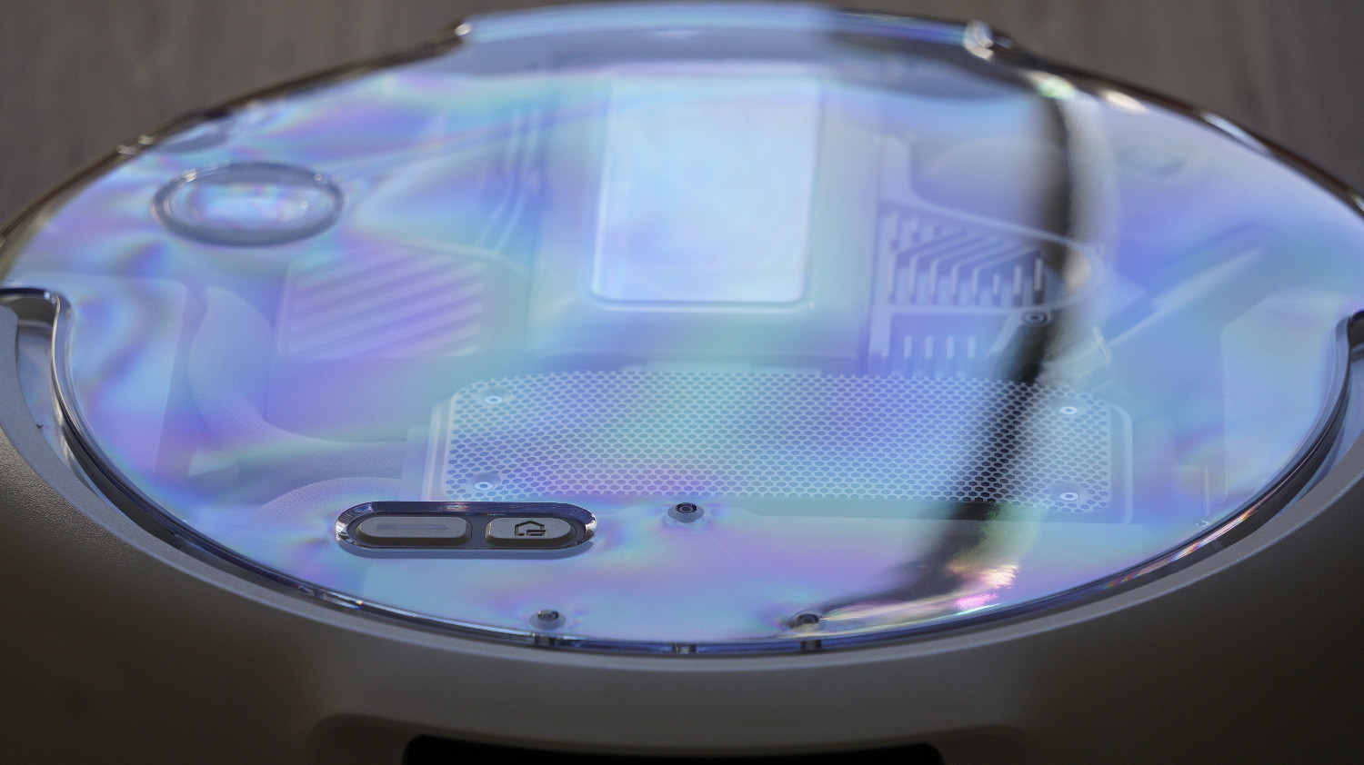 Das transparente Material sorgt für ungewöhnliche Lichteffekte.