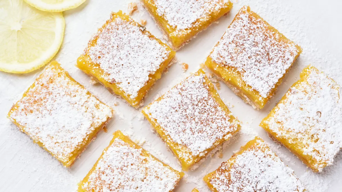 Effortless Lemon Bars: A Simple Baking Hack