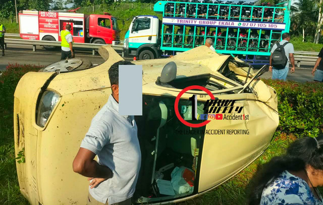 දක්ෂිණ අධිවේගයේ මෝටර් රථයක් පිටුපස බස් රථයක් ගැටීමෙන් අනතුරුව මෝටර් රථය මාර්ගයෙන් ඉවතට පැන පෙරලෙයි