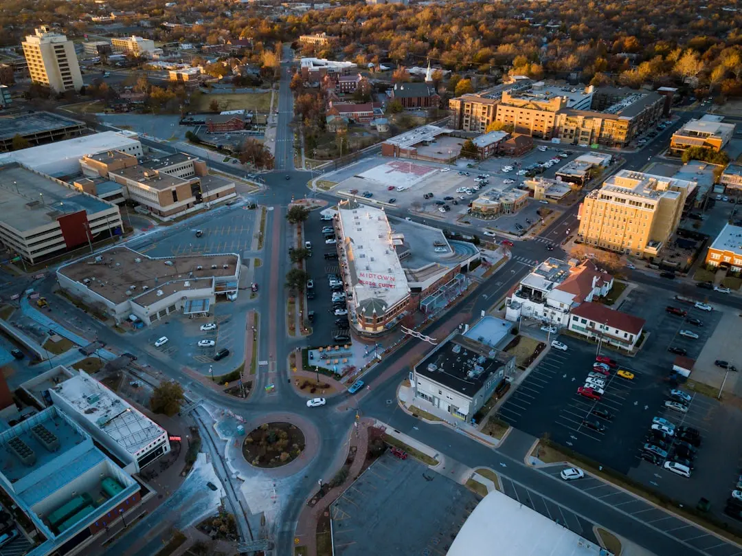 Conversia birourilor din Midtown, blocată de probleme structurale