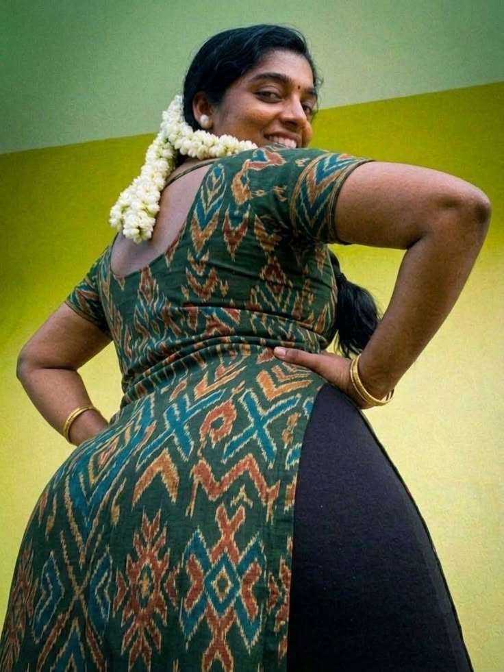 Desi Bhabi Attractive