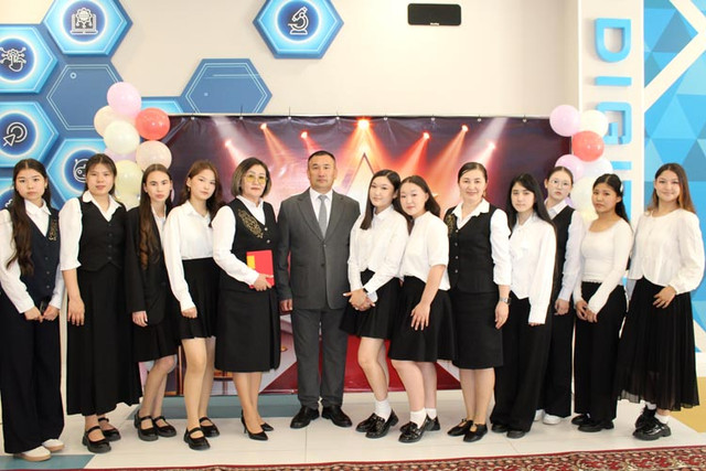 Өнермен өріліп біліммен өрнектелген кеш (1)