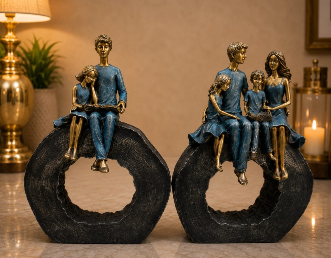Ring Couple Statue
