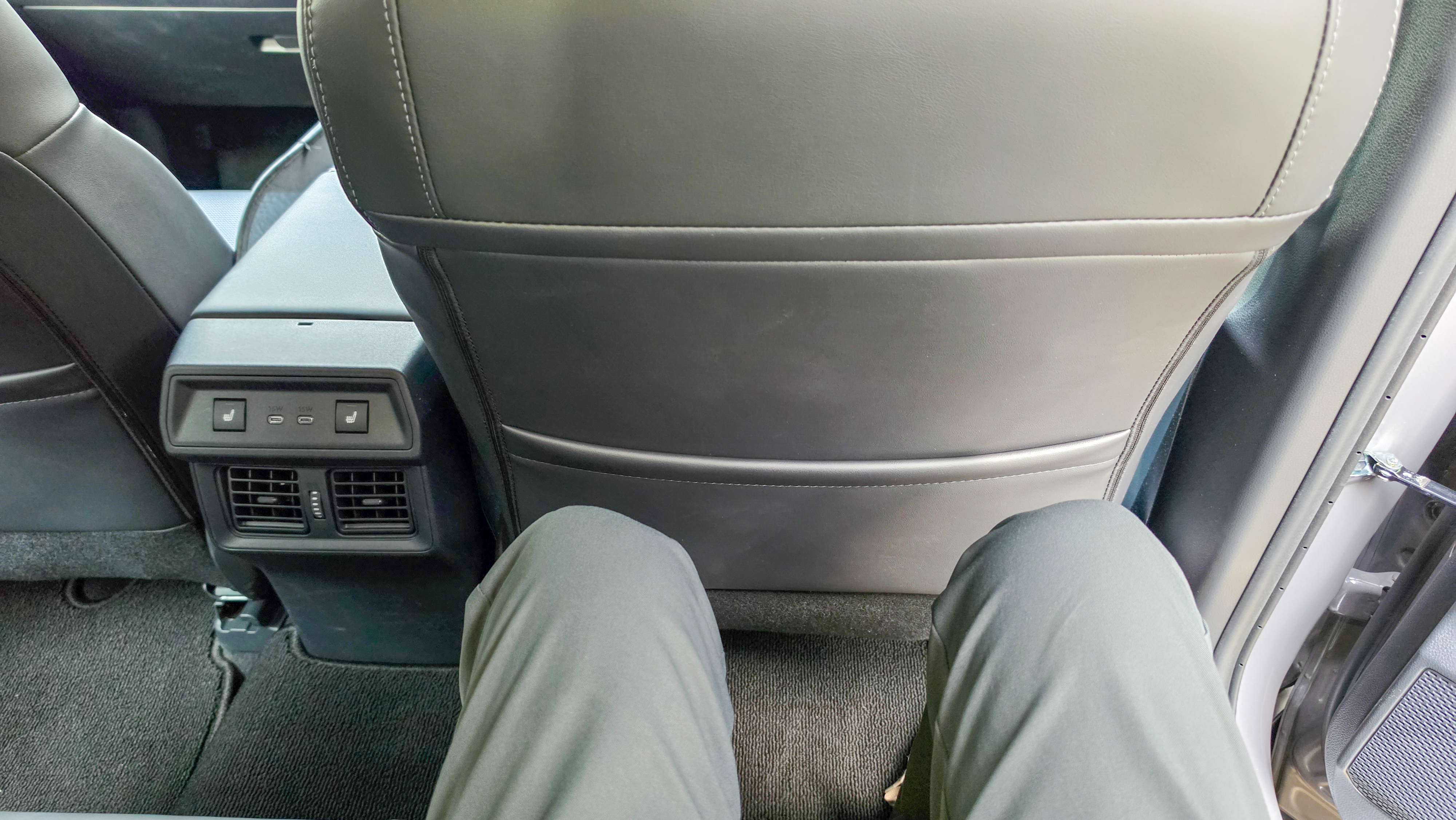 Toyota RAV4_Rear Legroom