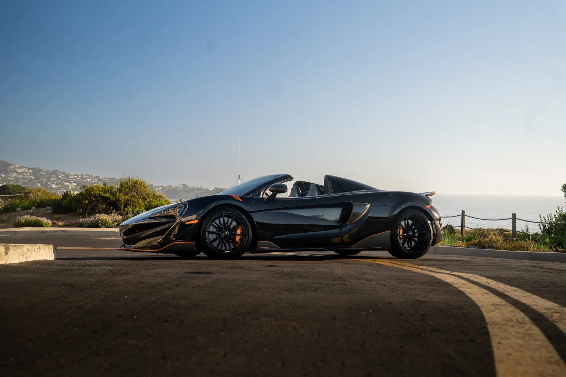 McLaren 600LT Spider photo 2