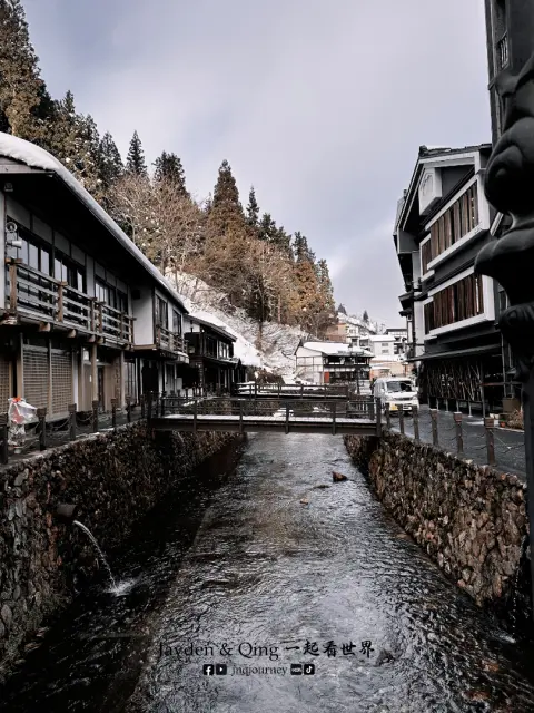 银山温泉街3.webp