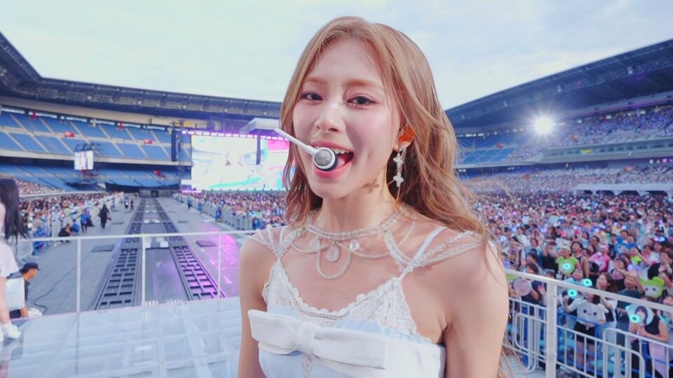 TWICE 5TH TOUR READY TO BE 2025 ライブ 輸入盤 K-POPミュージックBD Blu-ray