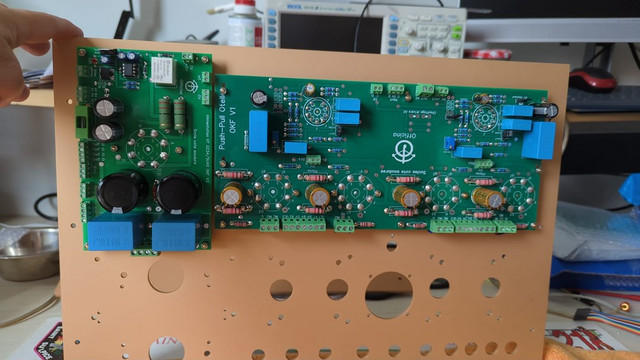 [Image: montage-PCBs.jpg]