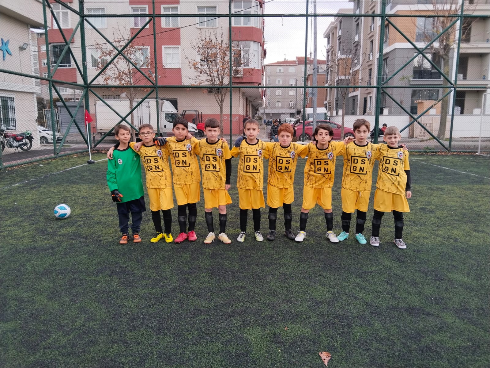U12