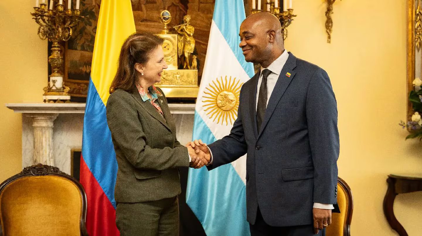 Argentina y Colombia dieron por terminado el conflicto bilateral tras la reunión de sus cancilleres