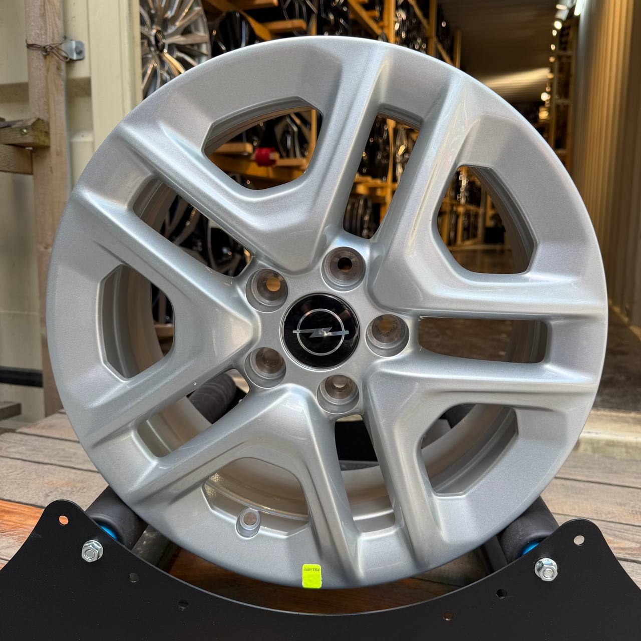 Диски B4008 Диски 16" 5*110 6.5J ET40 DIA 65.1 R16 5*110 — купити у Львові