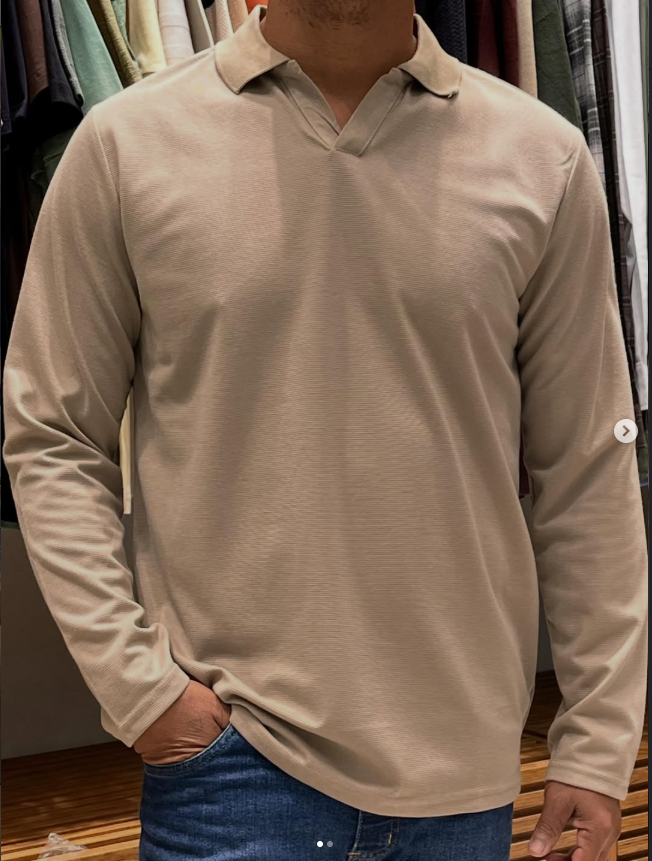 Camisa polo masculina bege de manga longa com gola diferenciada