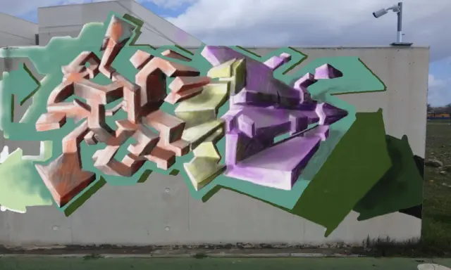 Graffiti artwork by Tkiz