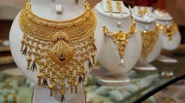 Giá vàng hôm nay 30 7 2024 Giá vàng đi lên đón sóng từ căng thẳng ở Cao nguyên Golan thêm ngân hàng đổi điều kiện mua vàng SJC online