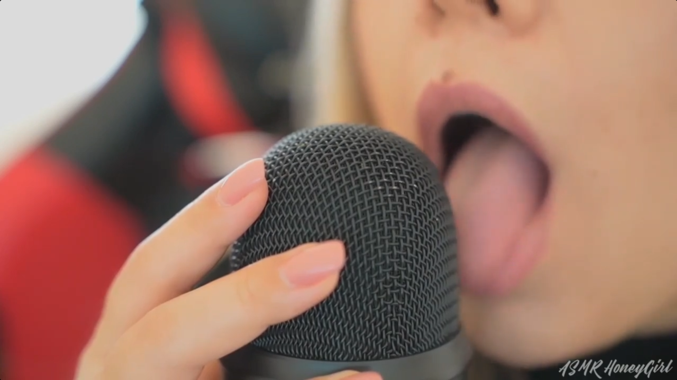 BlueYeti Licking [ HoneyGirl ]