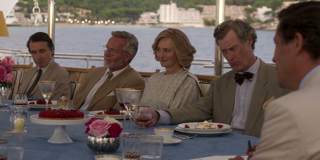 The Crown Screenshot