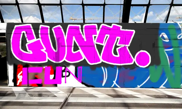 Graffiti artwork by Tkiz
