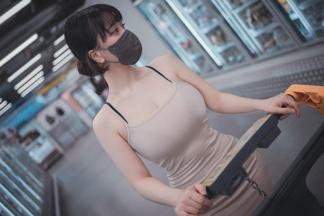 06