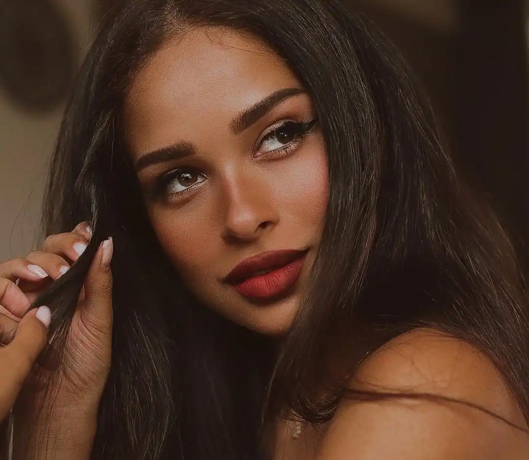 Alina Akilova Wallpapers Insta Fit Bio (13)