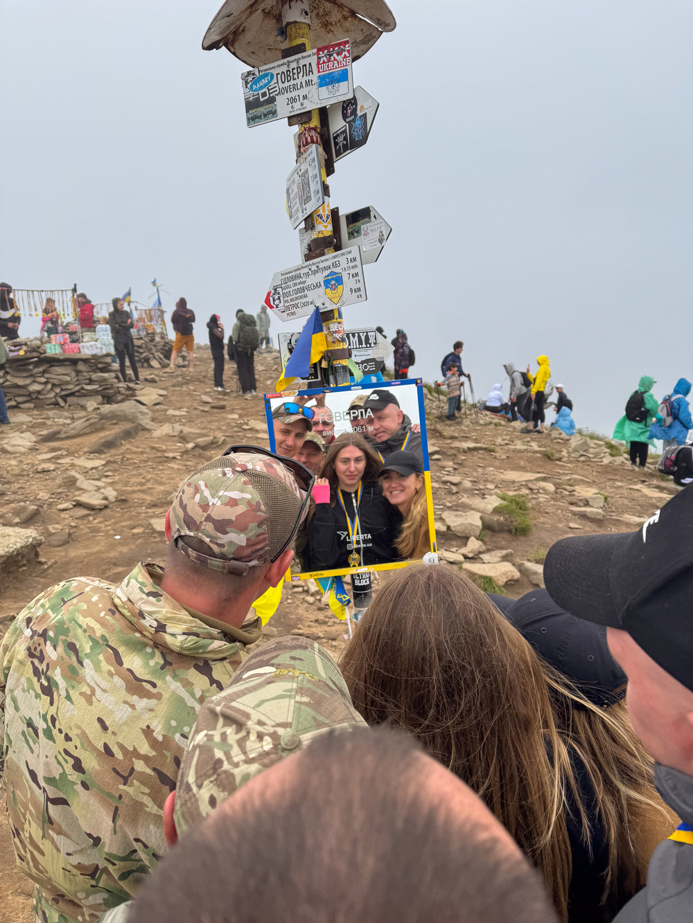 Ветерани 38 Поліського полку НГУ та ампфутболісти клубу «Титани» зійшли на Говерлу