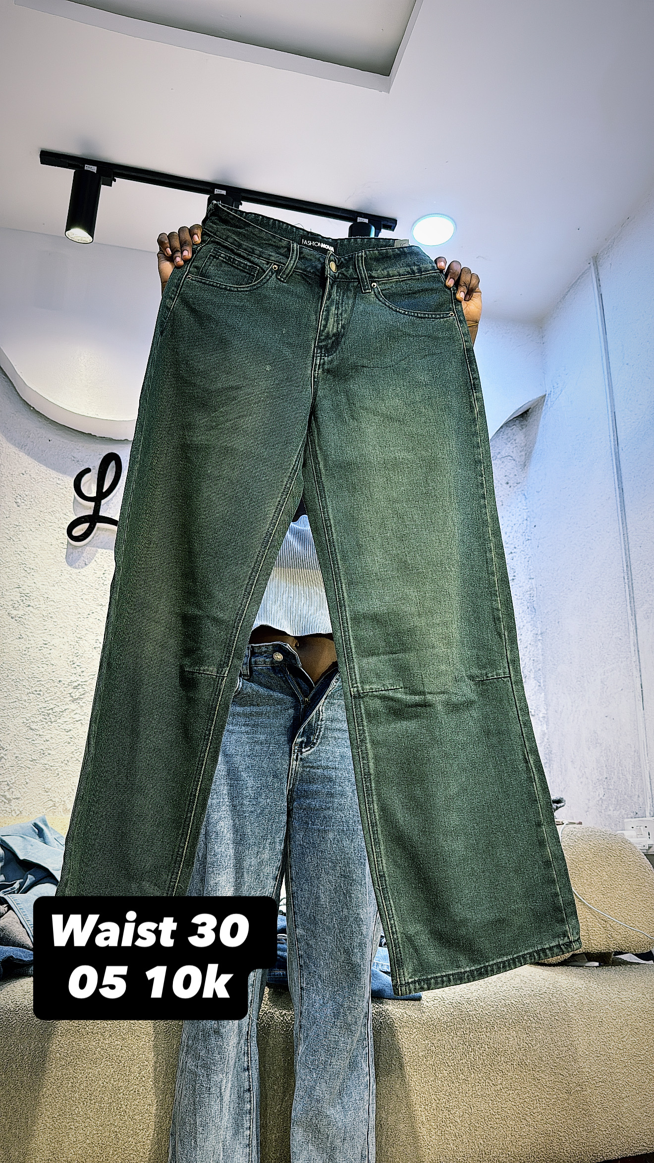 Waist 30