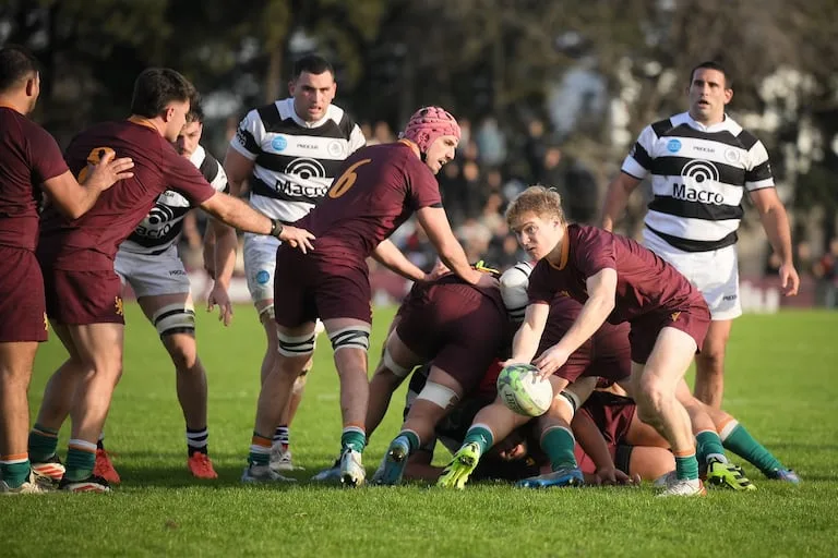 Newman atendió al CASI y es el nuevo puntero del URBA Top 14 Newman atendió al CASI y es el nuevo puntero del URBA Top 14