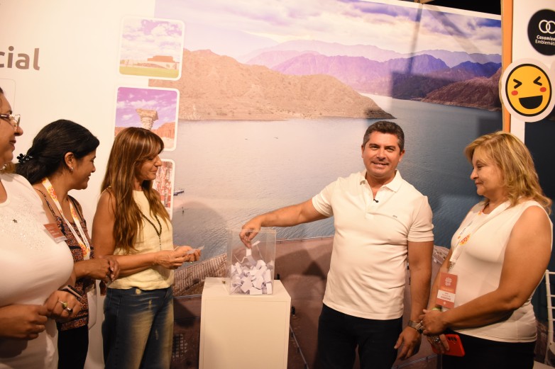 ff3f2e2ac2a31c5af9cb2cb17d68740d_L.jpg Gobierno cerró la FNS con 80 inscriptos en los sorteos de Matrimonios Emblemáticos