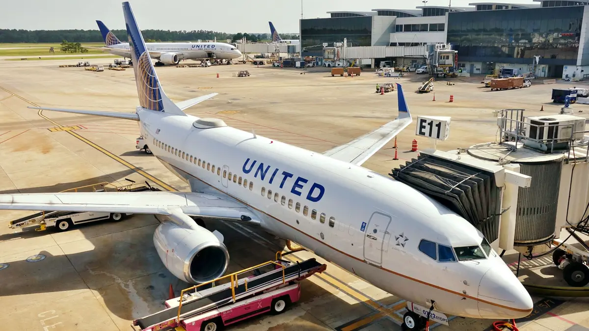 Foul Air on Flight Leaves Passenger Nauseated