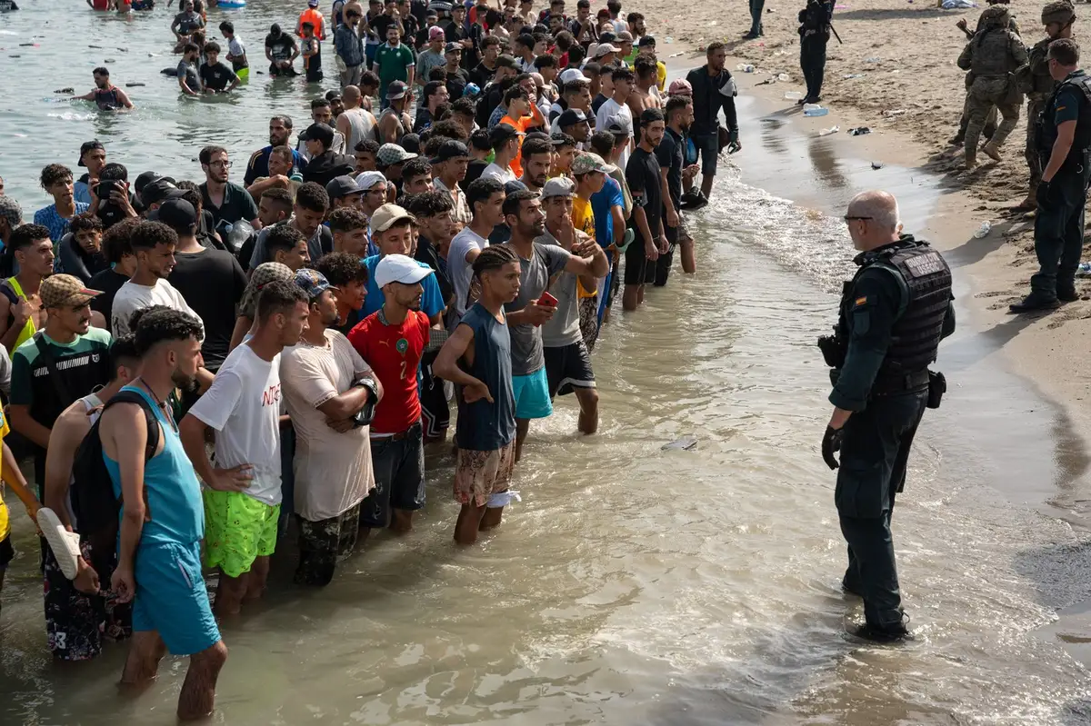 Criza din Ceuta: Un oficial marocan explică valul de migranți