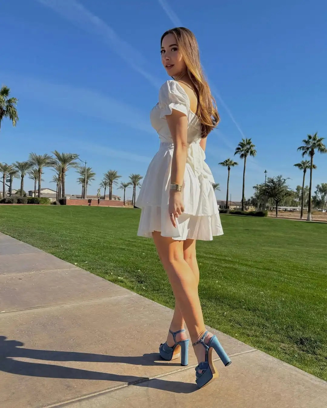 Melissa Stratton Wallpapers Insta Sport Bio (7)