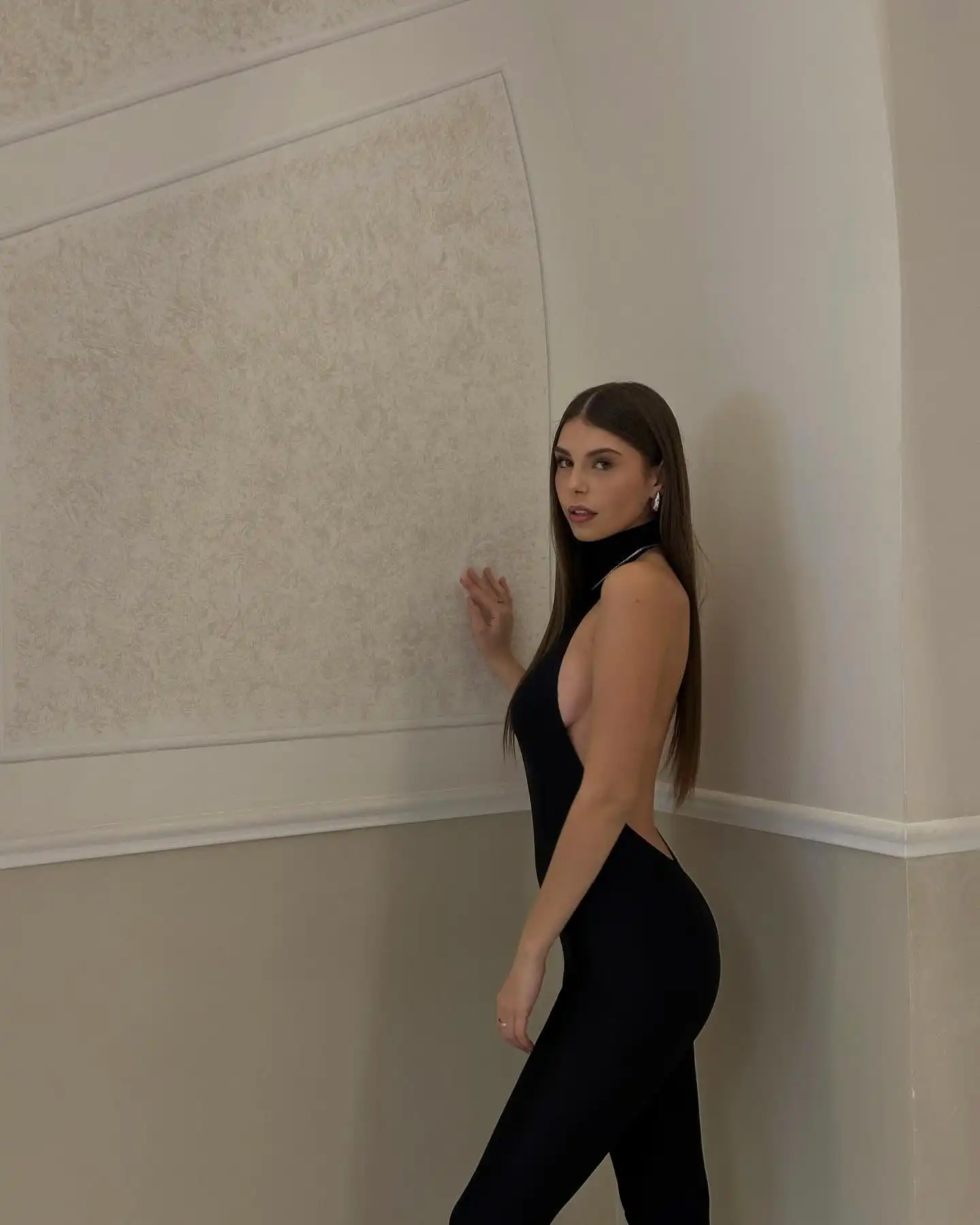 Sofia-Silvestri-Wallpapers-Insta-Sport-Bio-Sofiasilvestrii-Wallpapers-Insta-Sport-Bio-4