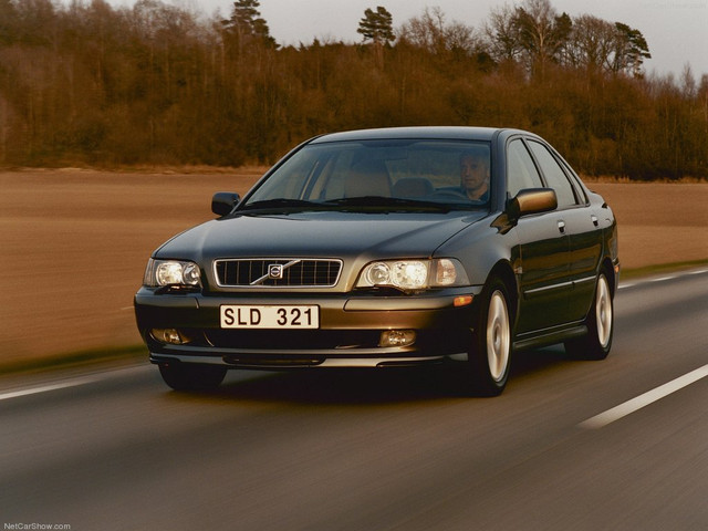 Volvo S40 2001 1024 01