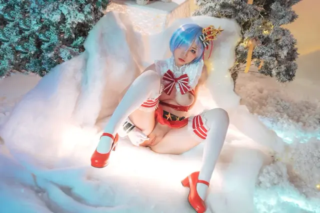 Nekokoyoshi-Rem-Xmas-24