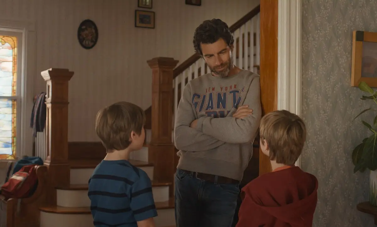 Max Greenfield, un tată modern în Dont Say Good Luck