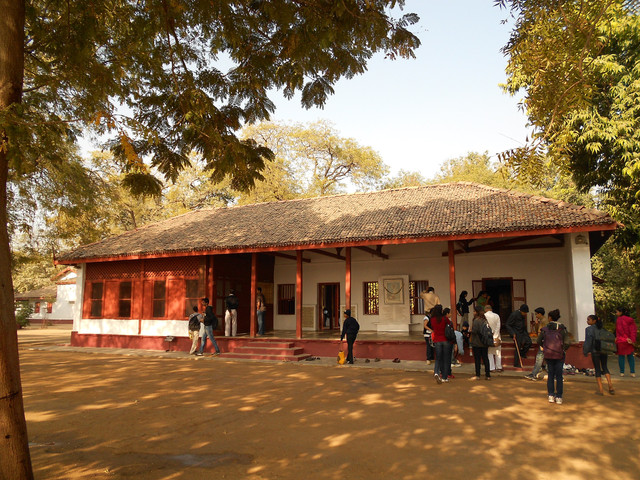 2880px-GANDHI-ASHRAM-03