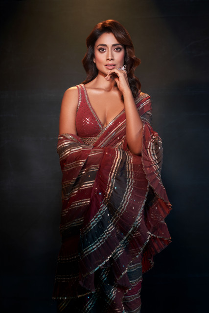 Shriya-Saran-X-FABLOOK-2.jpg