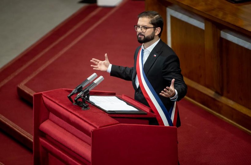 Chile: Popularidad de Boric se desploma y el rechazo a su gestión aumenta