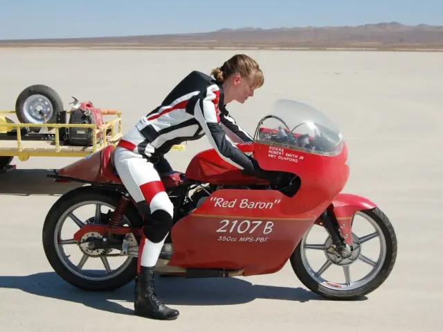 Amy-on-Morini