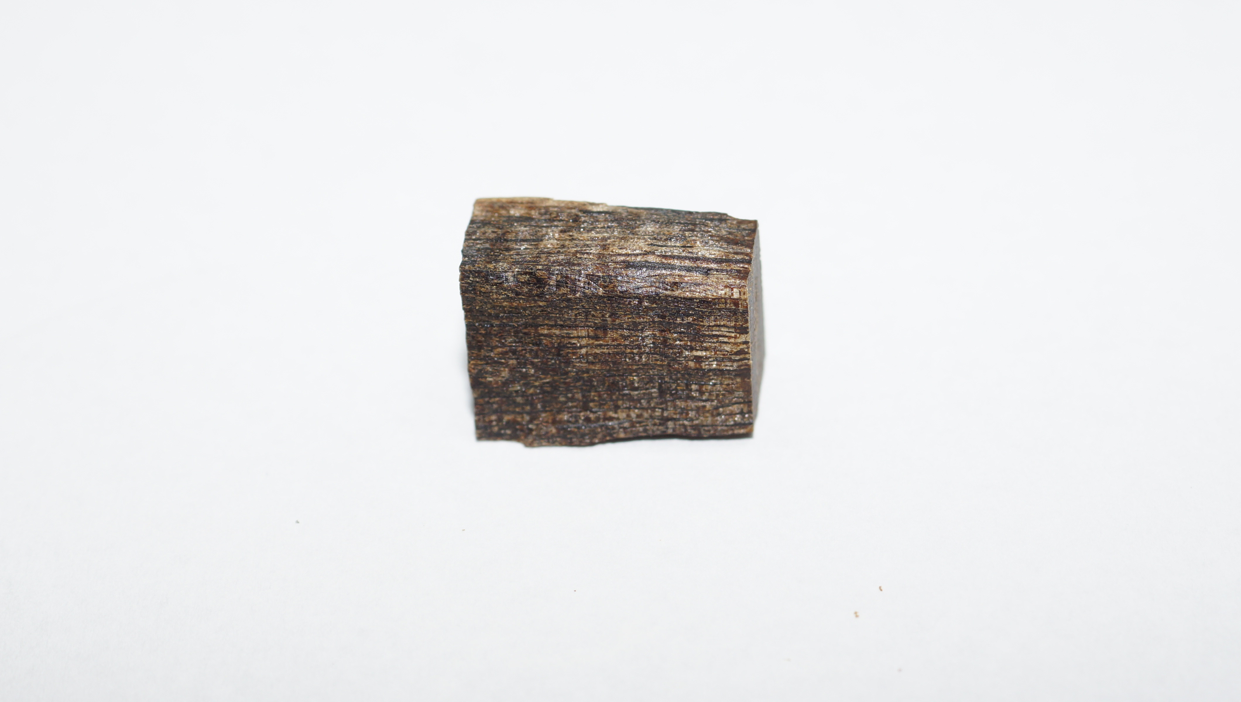 [Ouddict.com] Oud Wood