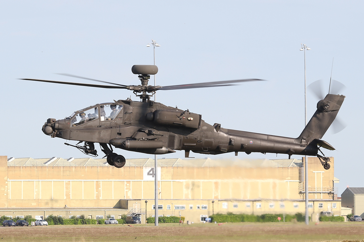 AAC Apache AH-64Es - Aviation Photography - Britmodeller.com