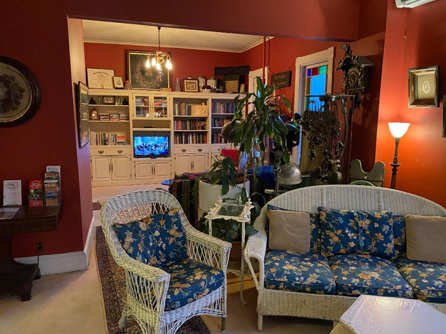 Catskills-River-Run-Inn-parlor