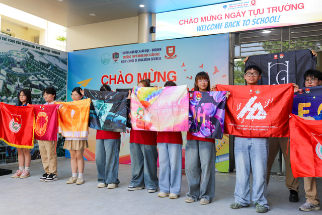 Khoảnh khắc HES 7