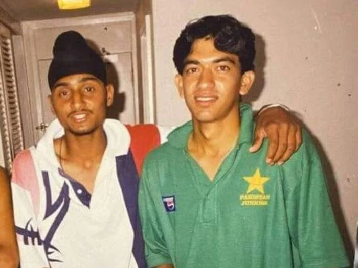 5 Times Ind & Pak Cricketers Played in the Same Team 