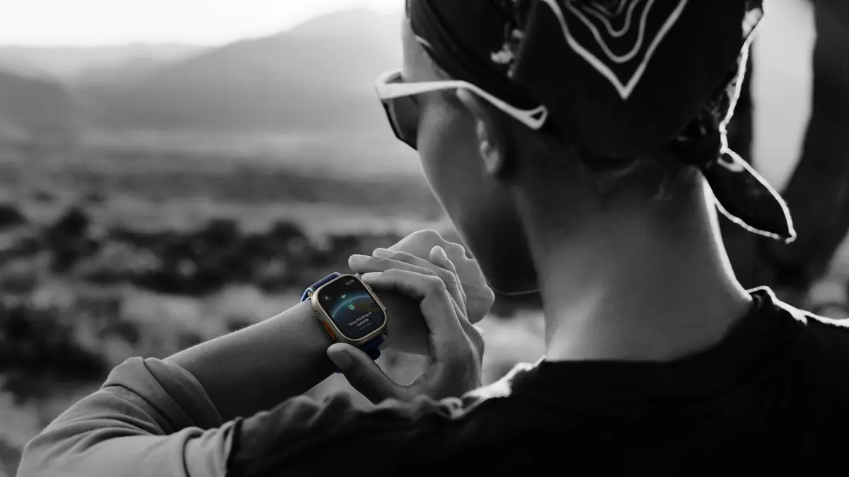 Apple Watch se reinventează: de la ecrane noi la un model minimalist fără display