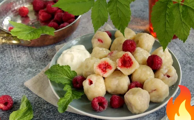 Постер Ленивые вареники с малиной