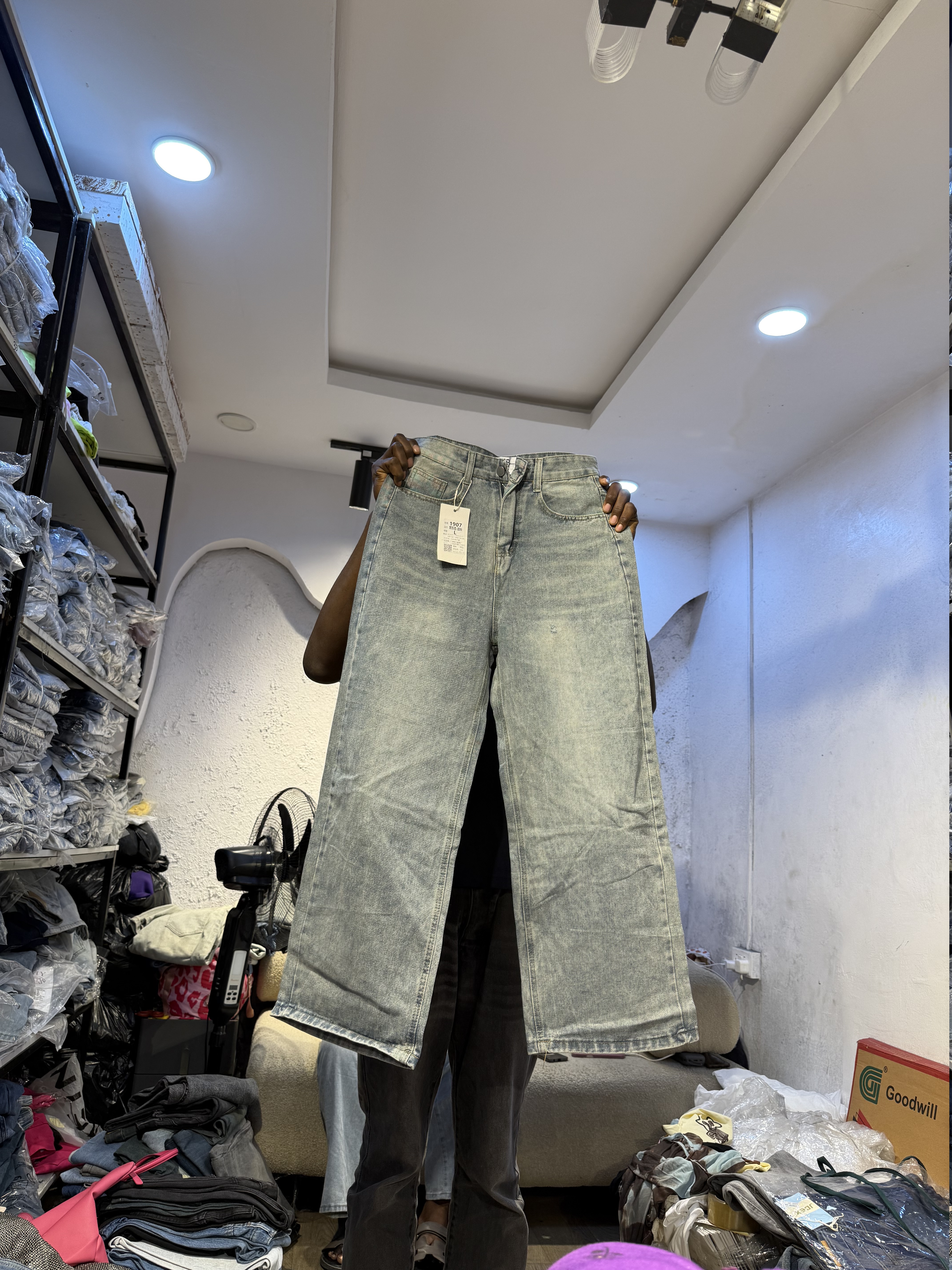 Waist 32