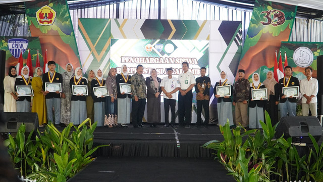PENYERAHAN PRESTASI.jpg